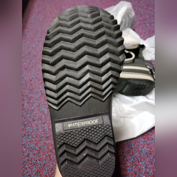 Sorel Waterproof Winter boots **Last Chance Before Donating* - Picture 2 of 4